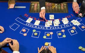 Antarmuka Dream Catcher topgaming77 menampilkan roda putar live dengan presenter dan statistik real-time